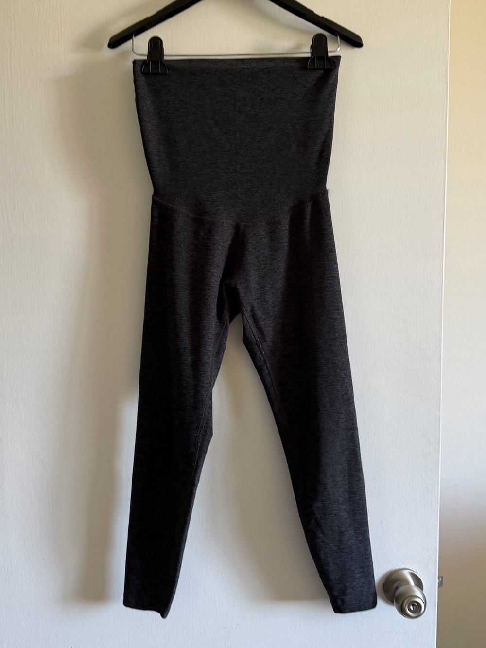 Beyond Yoga Beyond the Bump Heather Gray Cropped Leggings size Small - Picture 2 of 7